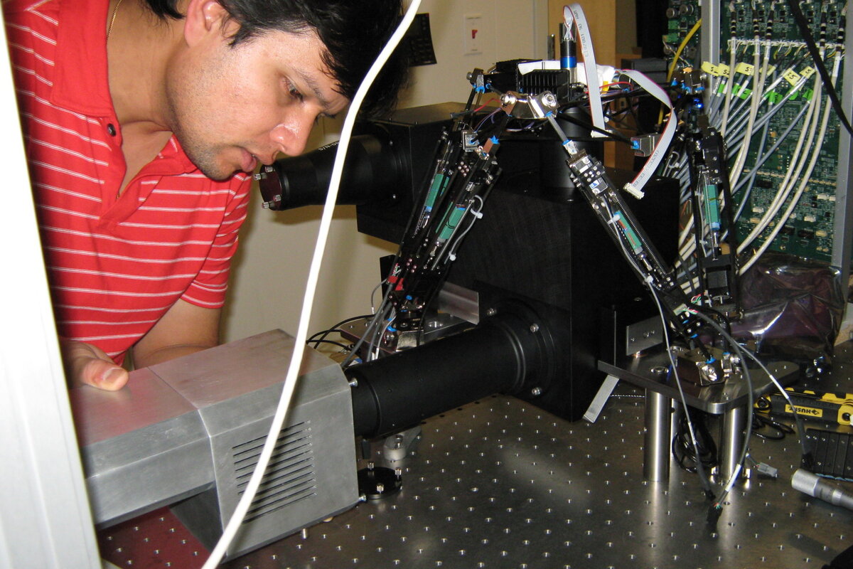 18 Proteep in optics lab