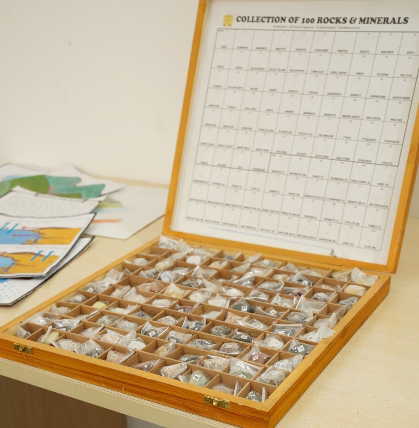 Rocks and minerals geolab