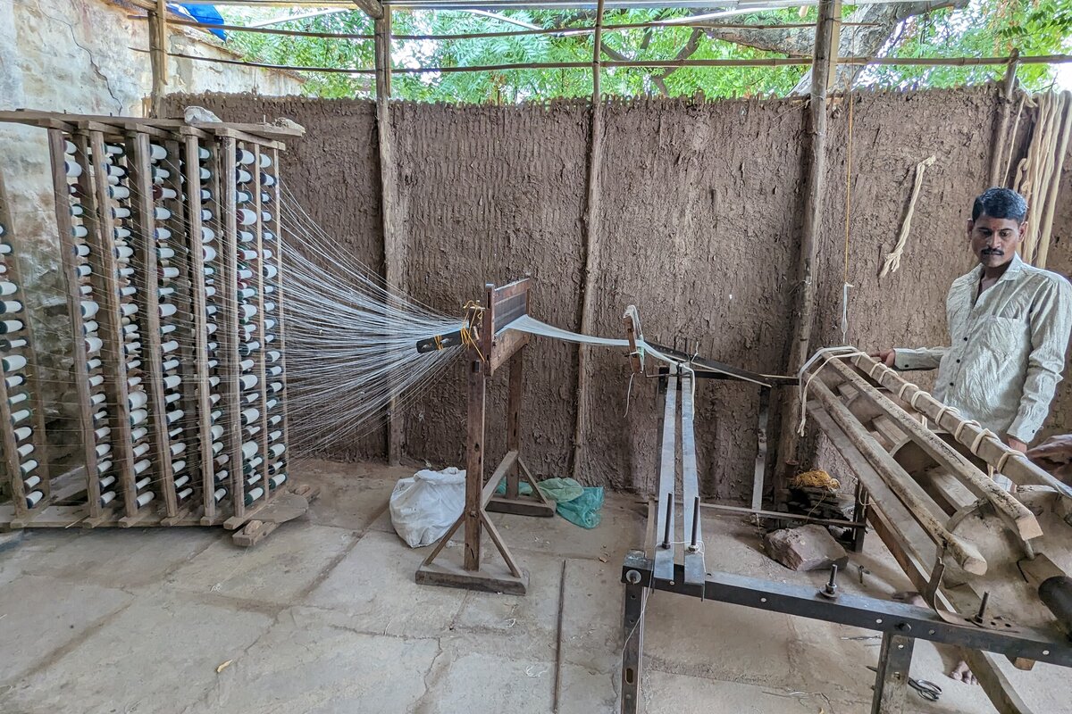 Traditional weavers of Guledgudda